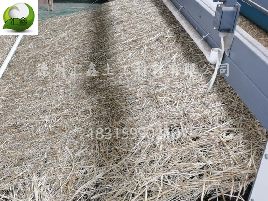 草毯的生產(chǎn)(圖1) 草毯的生產(chǎn)(圖1)